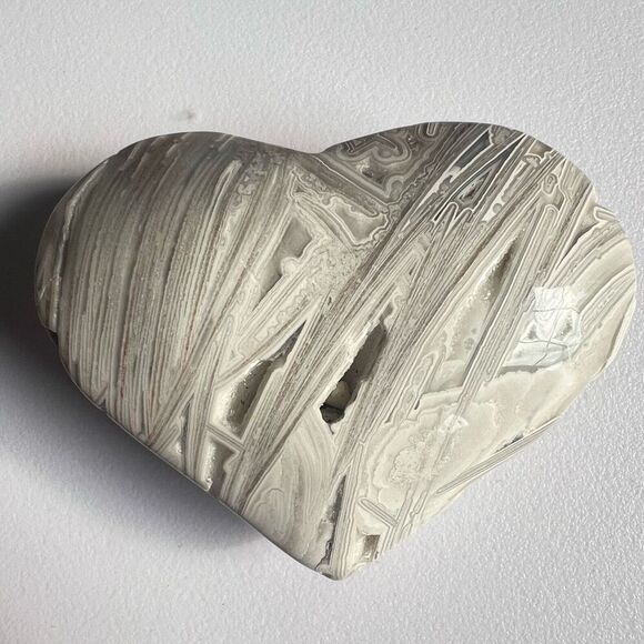 Mexican White Lace Agate Druzy Heart Carving‎ (5) - Picture 4 of 10